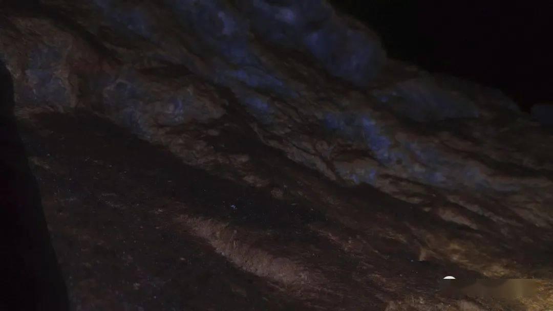 愿受一身寒 换得万家暖,“铁道卫士”扫雪除冰